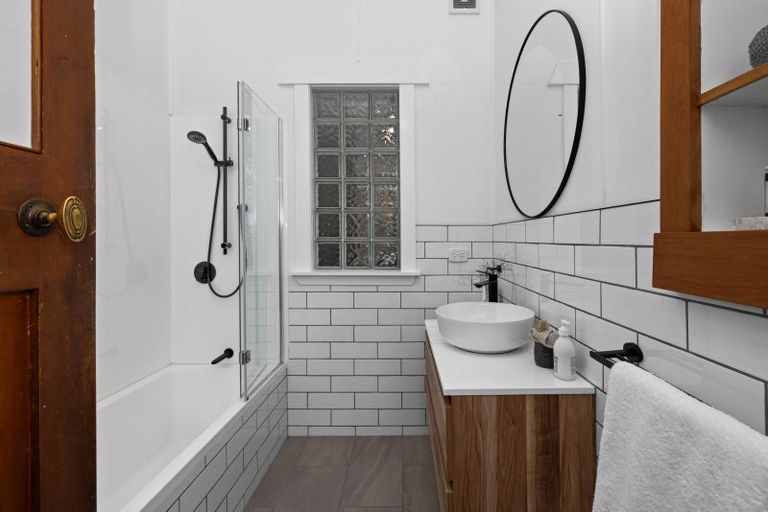 Photo of property in 190 Vigor Brown Street, Napier South, Napier, 4110