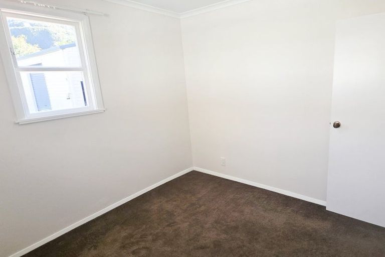 Photo of property in 125 Molesworth Street, Taita, Lower Hutt, 5011