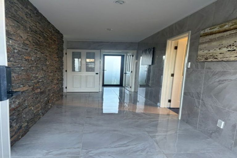 Photo of property in 2/35 Bramley Drive, Farm Cove, Auckland, 2012