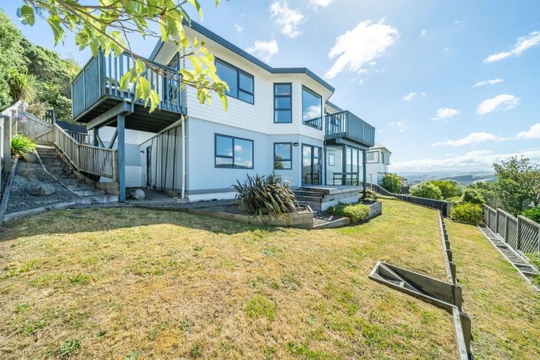 Photo of property in 11 Chastudon Place, Tawa, Wellington, 5028