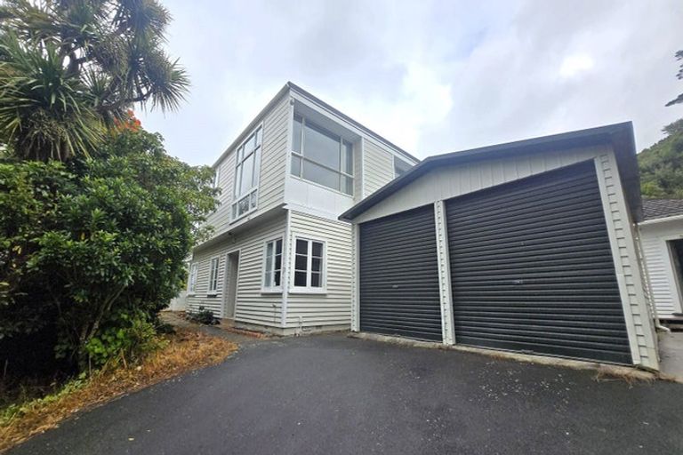 Photo of property in 75 Chamberlain Road, Karori, Wellington, 6012