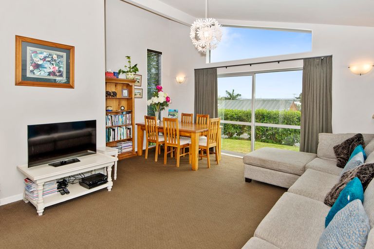 Photo of property in 4a Barberton Terrace, Red Hill, Papakura, 2110