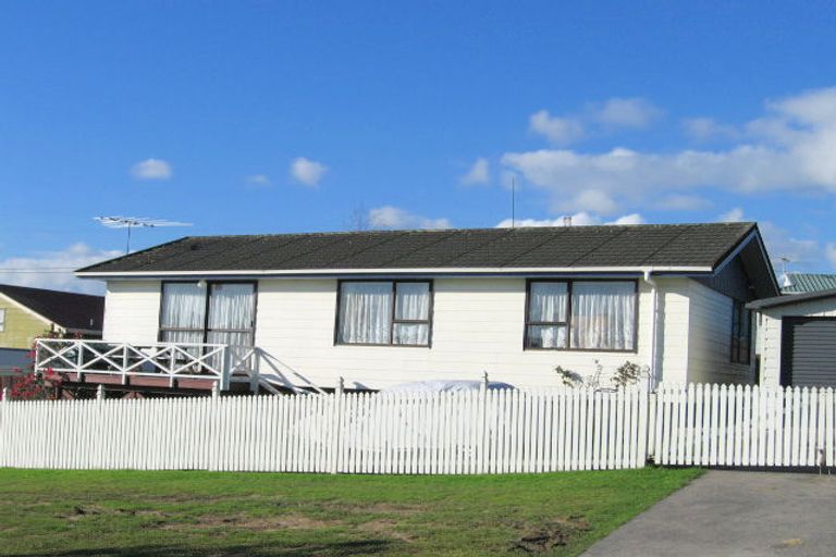 Photo of property in 4 Mataura Place, Clover Park, Auckland, 2019