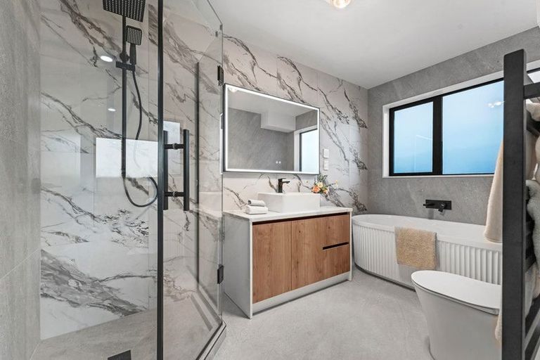 Photo of property in 130 Mcquoids Road, Flat Bush, Auckland, 2019