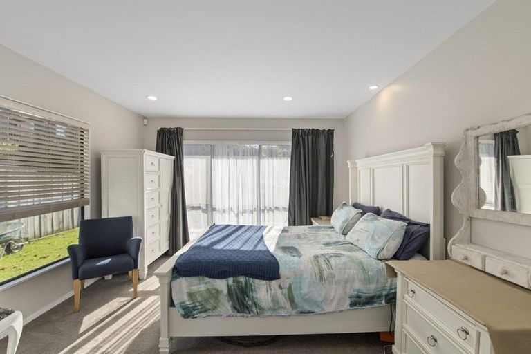 Photo of property in 10 Lorna Irene Drive, Raumati South, Paraparaumu, 5032