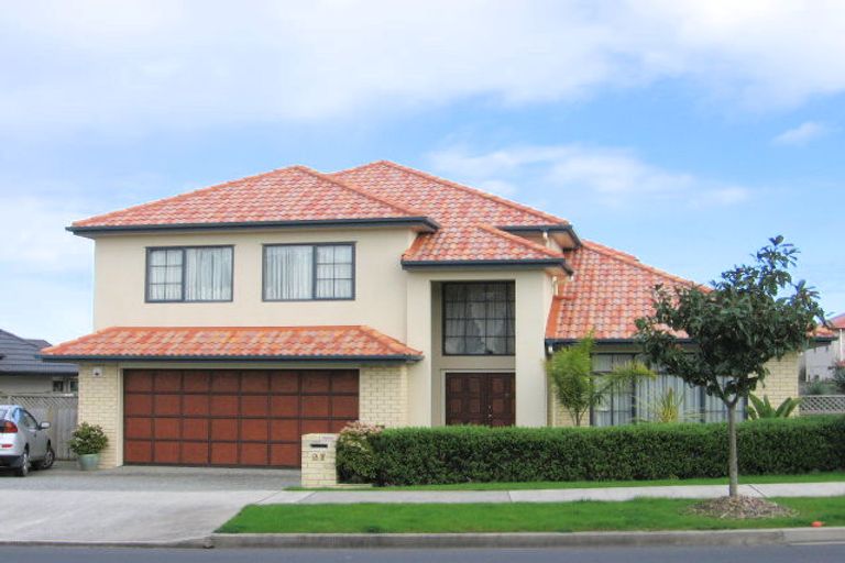 Photo of property in 21 Middlefield Drive, East Tamaki Heights, Auckland, 2016