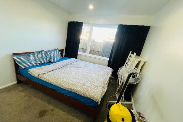 Photo of property in 2/9 Curletts Road, Sockburn, Christchurch, 8042