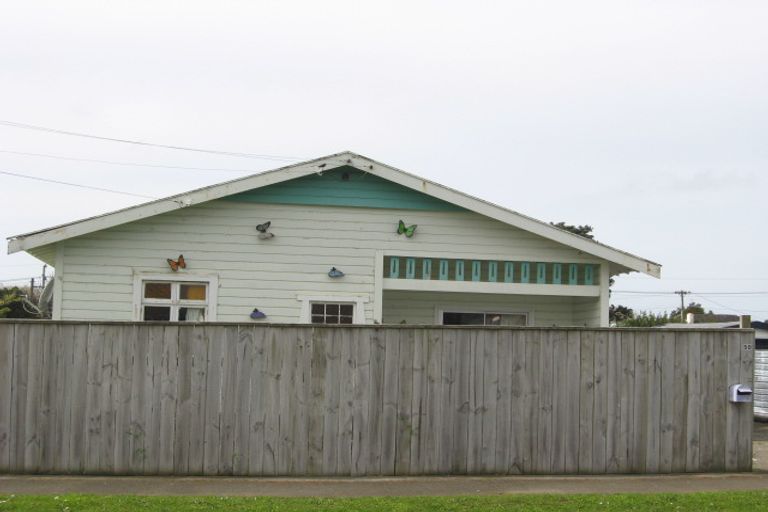 Photo of property in 50 Seymour Street, Waitara, 4320
