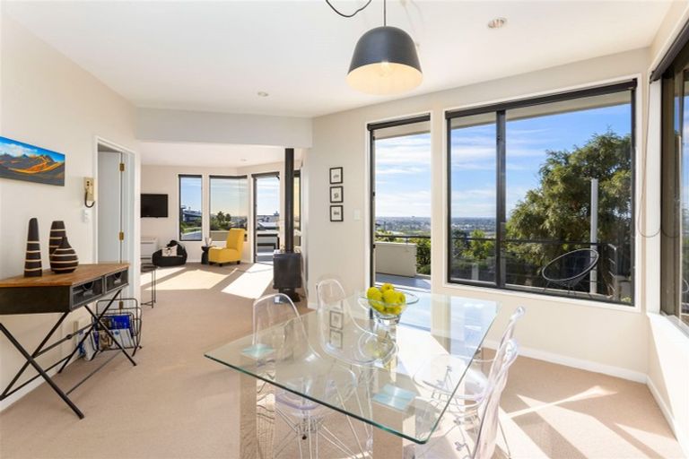 Photo of property in 9a Janice Place, Mount Pleasant, Christchurch, 8081