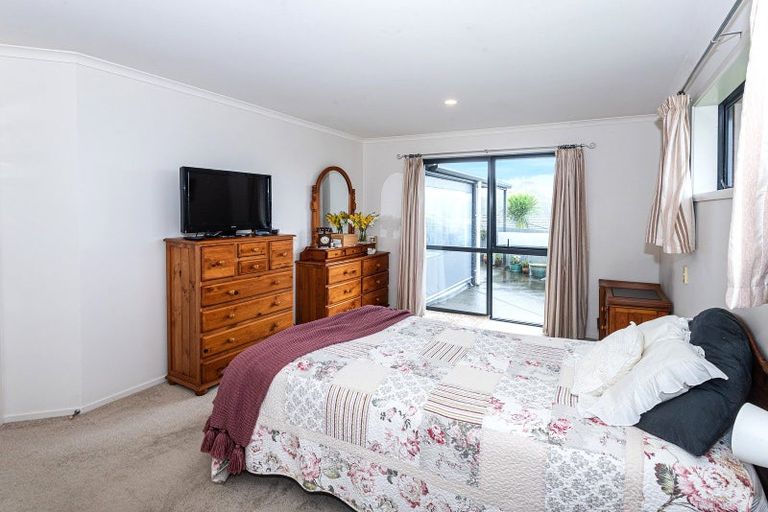 Photo of property in 16 Maxwell Place, Queenstown, 9300