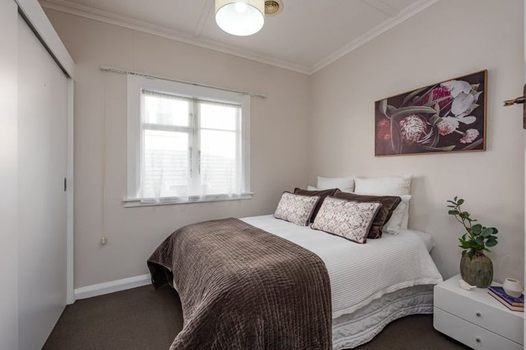 Photo of property in 6 Friend Street, Karori, Wellington, 6012