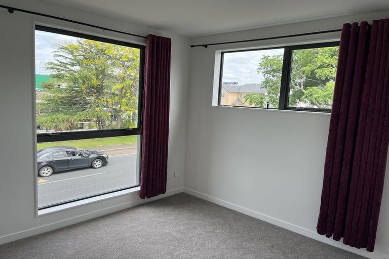 Photo of property in 26a Oreil Avenue, West Harbour, Auckland, 0618