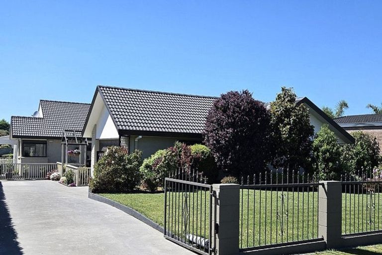 Photo of property in 56 Links View Drive, Omokoroa, 3114