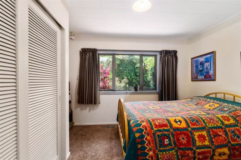 Photo of property in 21 Grand Vue Road, Kawaha Point, Rotorua, 3010