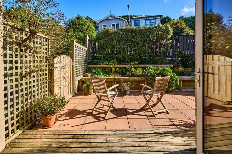 Photo of property in 302 Mansfield Street, Newtown, Wellington, 6021