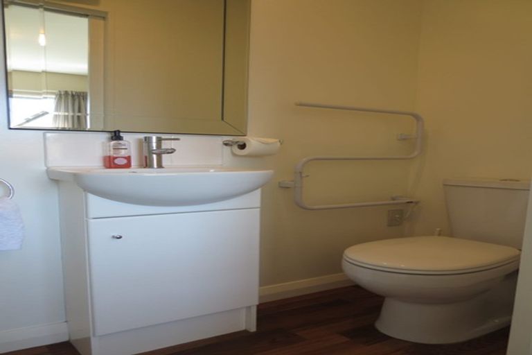 Photo of property in 8c Broadbent Street, Riccarton, Christchurch, 8041