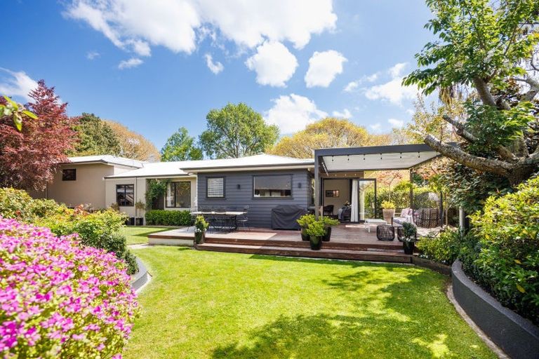 Photo of property in 9 Awatea Terrace, Hokowhitu, Palmerston North, 4410