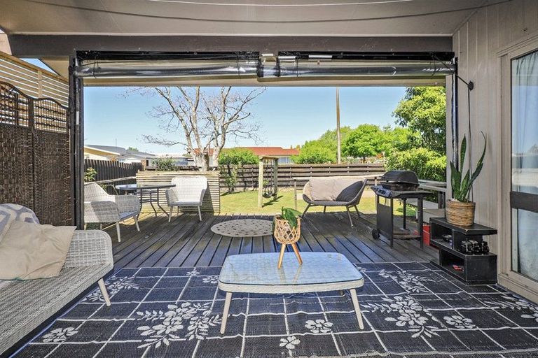 Photo of property in 100 Flaxmere Avenue, Flaxmere, Hastings, 4120