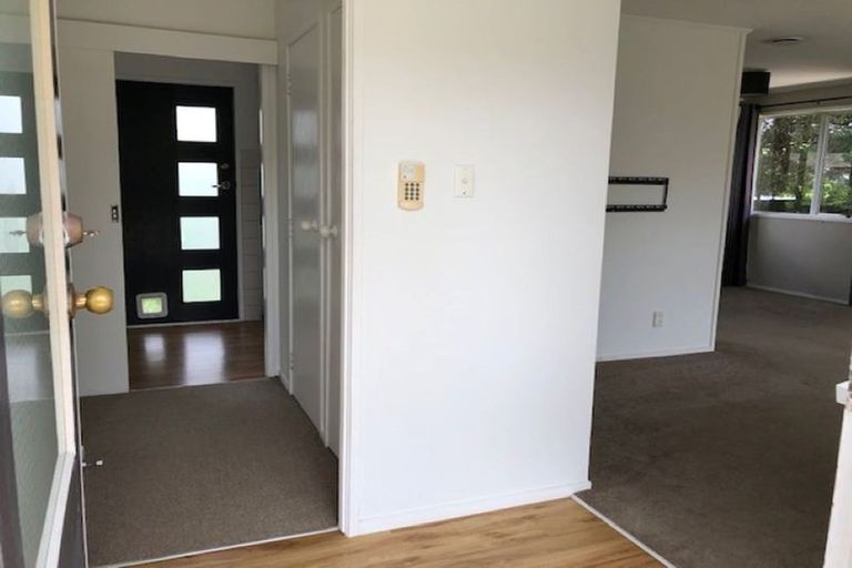 Photo of property in 12 Lipton Grove, Opaheke, Papakura, 2113