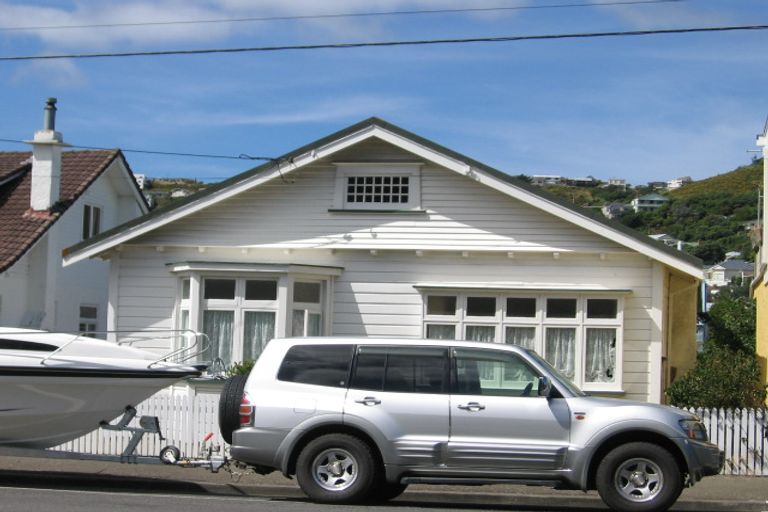 Photo of property in 111 Derwent Street, Island Bay, Wellington, 6023