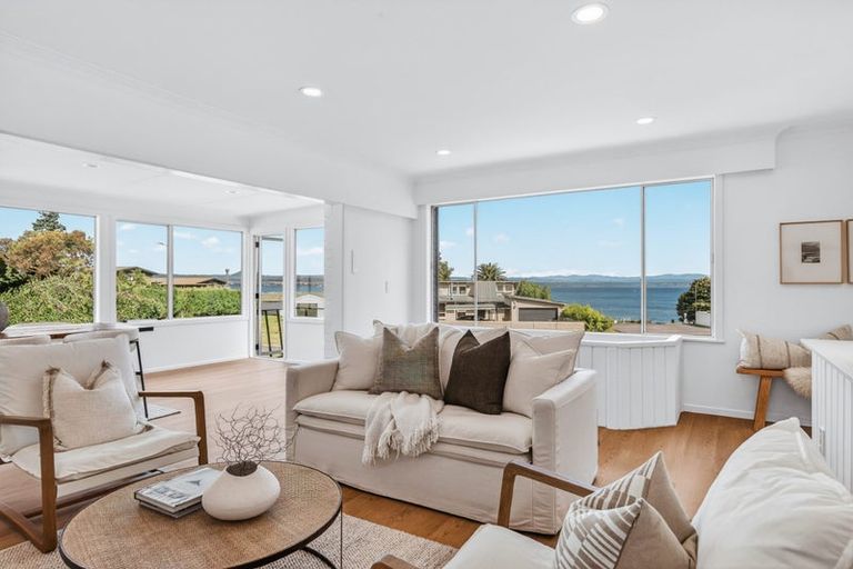 Photo of property in 1 Winston Street, Acacia Bay, Taupo, 3330