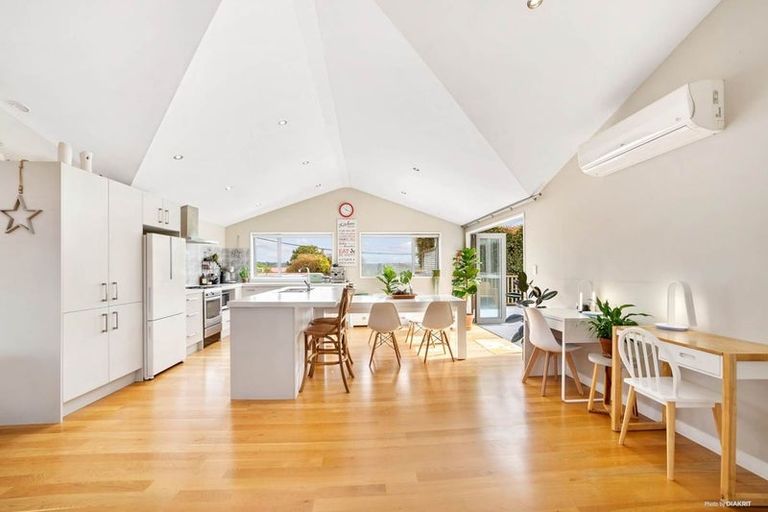Photo of property in 2/293 Albany Highway, Rosedale, Auckland, 0632
