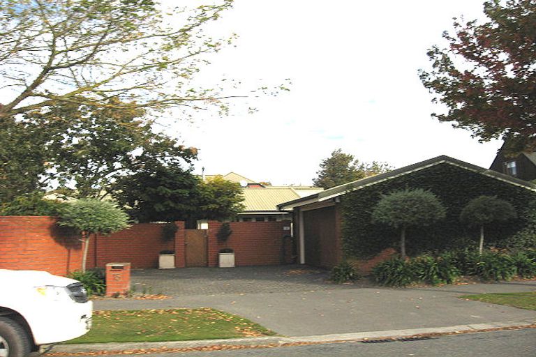 Photo of property in 15 Wadeley Road, Ilam, Christchurch, 8041