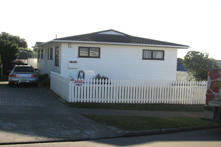 Photo of property in 11 Tikati View, Titahi Bay, Porirua, 5022
