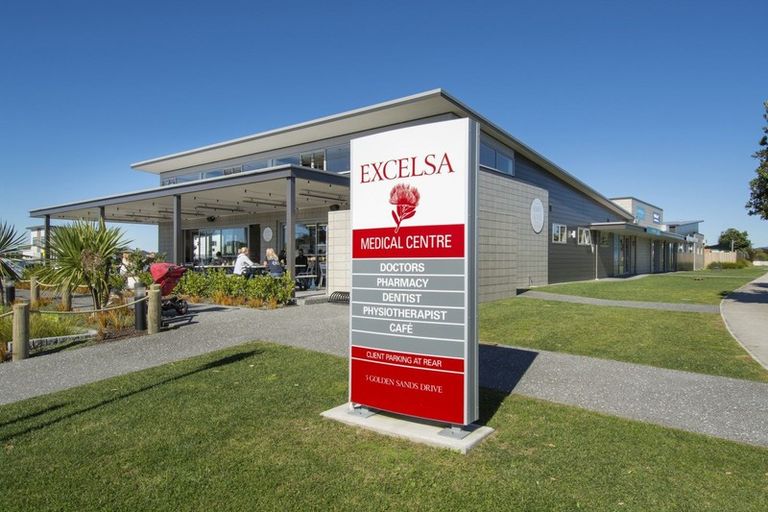 Photo of property in 16 Gibson Place, Papamoa Beach, Papamoa, 3118