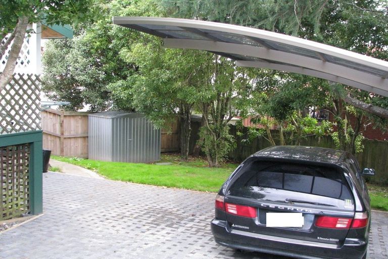 Photo of property in 14 Binda Place, Botany Downs, Auckland, 2010