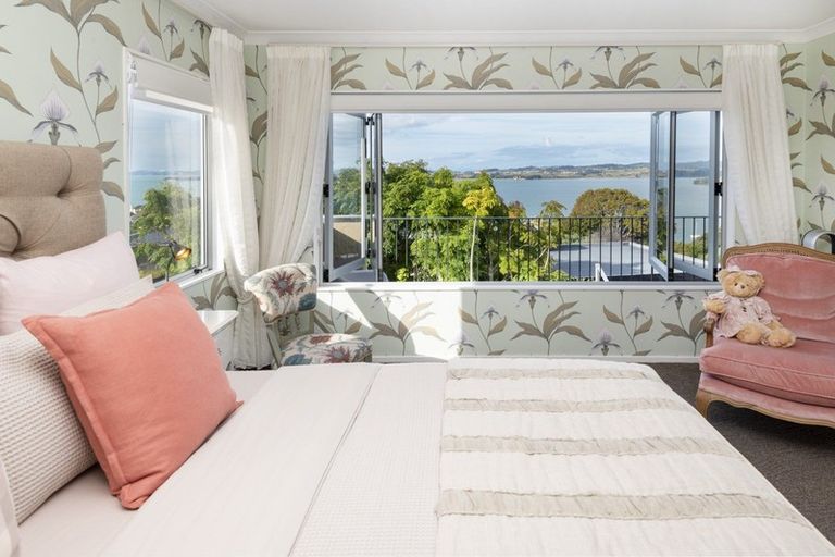 Photo of property in 3 Pounamu Place, Shelly Park, Auckland, 2014