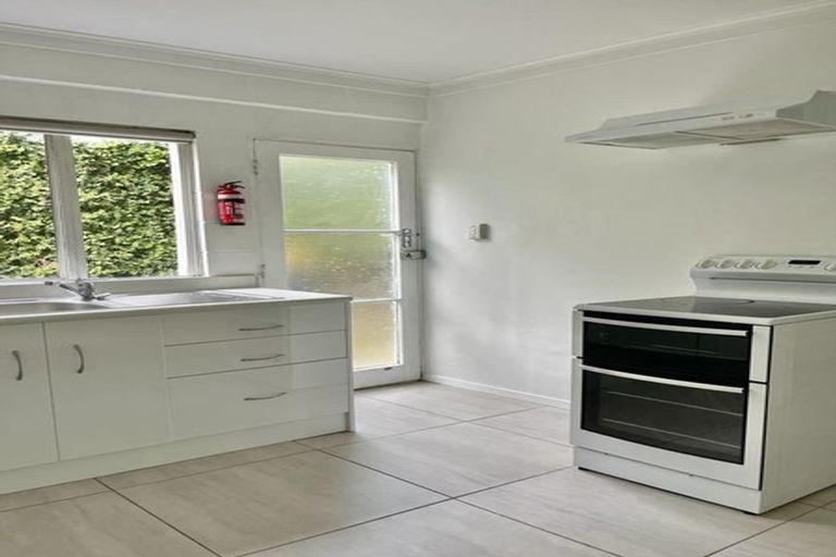 Photo of property in 1/12 Rugby Road, Birkenhead, Auckland, 0626