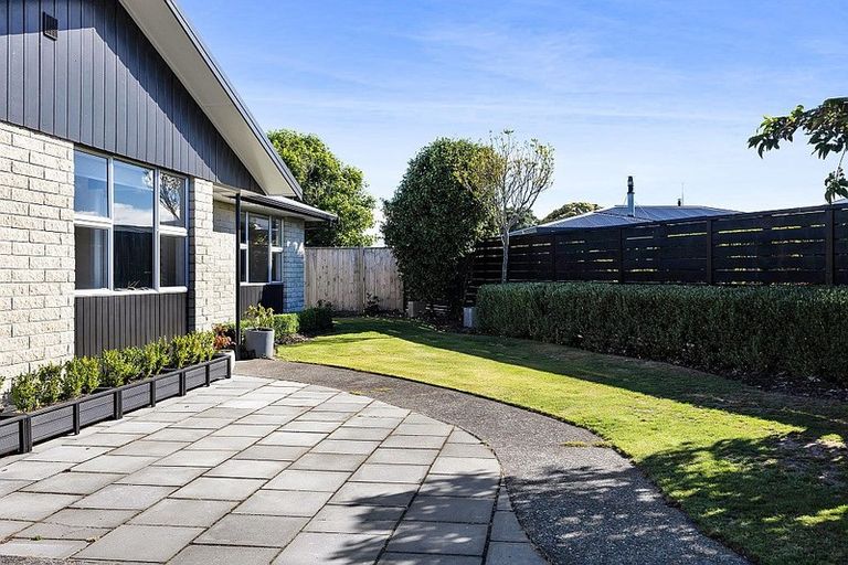 Photo of property in 12 Green Lane, Hawera, 4610