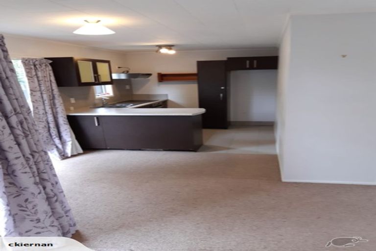 Photo of property in 1/109a Te Atatu Road, Te Atatu South, Auckland, 0610