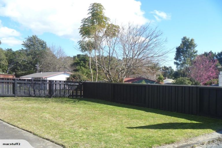 Photo of property in 35 Cumberland Crescent, Welcome Bay, Tauranga, 3112