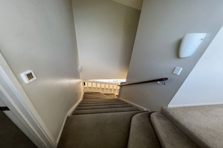 Photo of property in 14 Binda Place, Botany Downs, Auckland, 2010