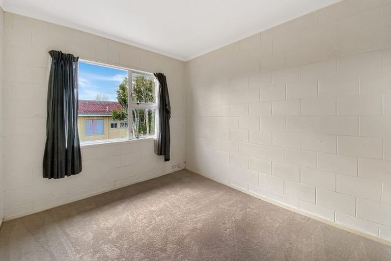 Photo of property in 6/45 Blockhouse Bay Road, Avondale, Auckland, 1026