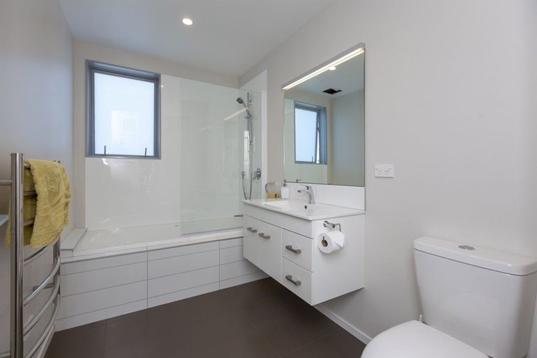 Photo of property in 2 Te Heke Place, Waikanae, 5036