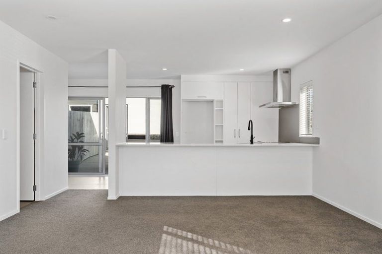 Photo of property in 31 Aviation Street, Takanini, 2112