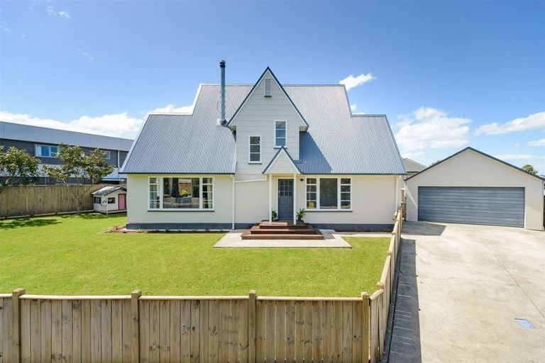 Photo of property in 90 College Street, Awapuni, Palmerston North, 4412