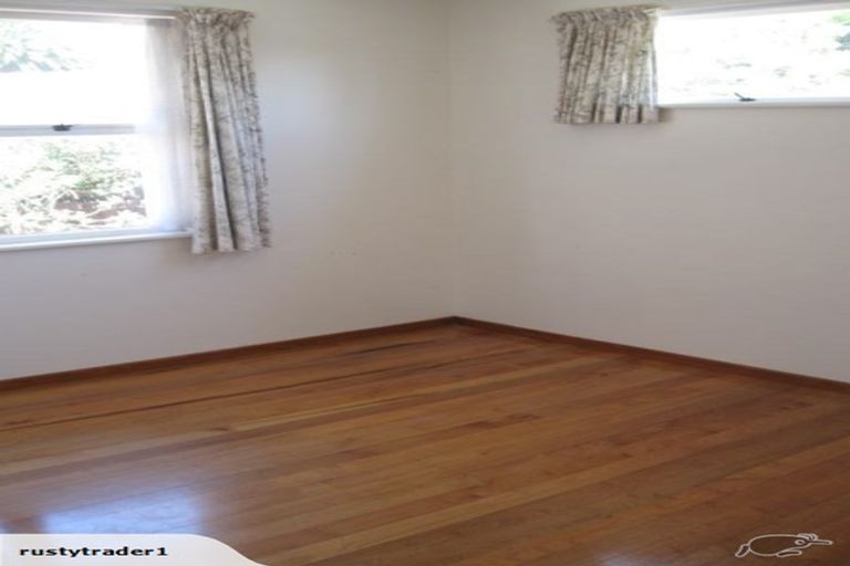 Photo of property in 21 Lantana Road, Green Bay, Auckland, 0604