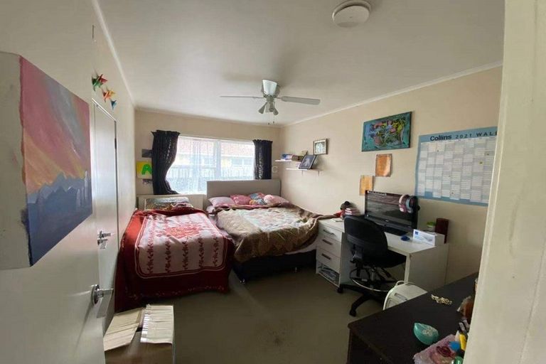 Photo of property in 90 Tirimoana Road, Te Atatu South, Auckland, 0602