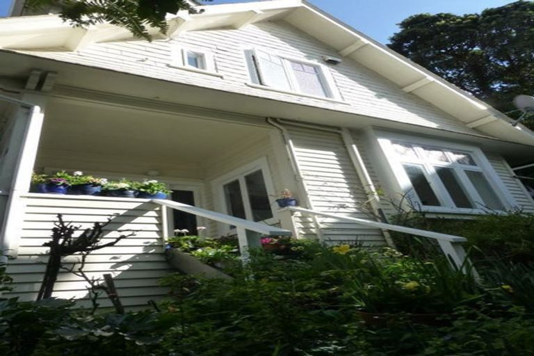 Photo of property in 12 Glasgow Street, Kelburn, Wellington, 6012