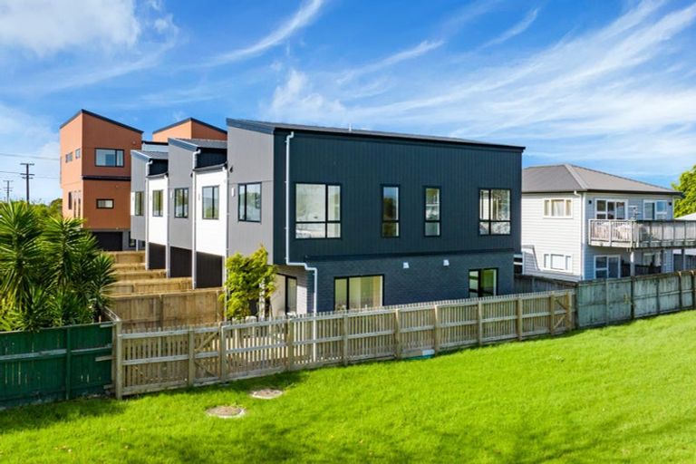 Photo of property in 5/644 Te Atatu Road, Te Atatu Peninsula, Auckland, 0610