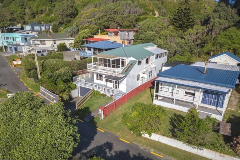 Photo of property in 25 Ocean Parade, Pukerua Bay, 5026