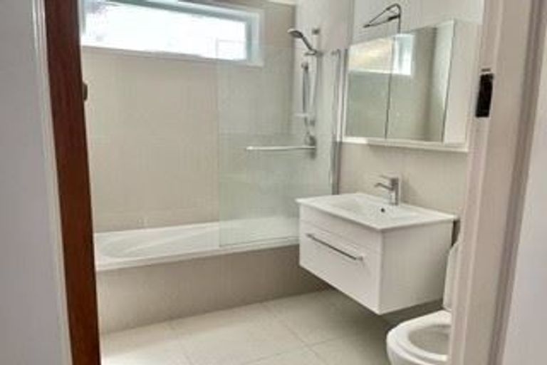 Photo of property in 11 Swanson Road, Henderson, Auckland, 0610