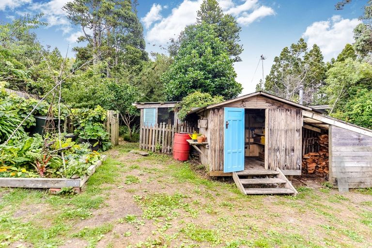 Photo of property in 11 Tane Road, Laingholm, Auckland, 0604