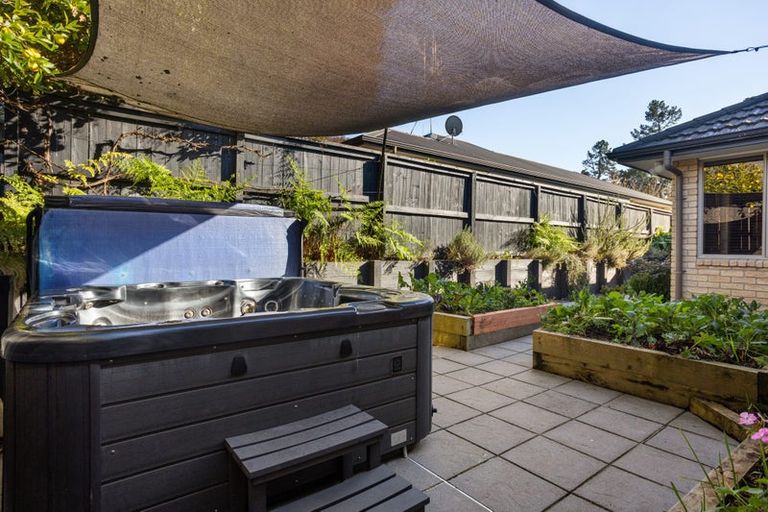 Photo of property in 14 Cabernet Close, Rototuna, Hamilton, 3210