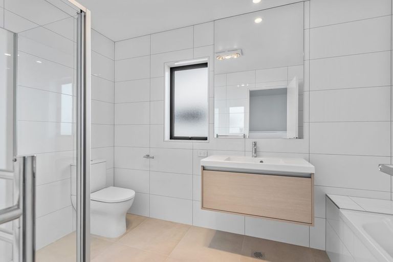 Photo of property in 16 Te Napi Drive, Takanini, 2112