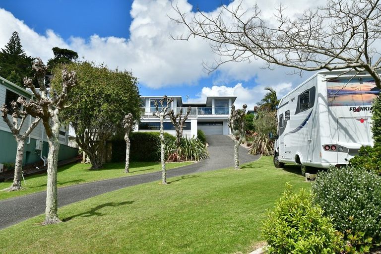 Photo of property in 47 De Luen Avenue, Tindalls Beach, Whangaparaoa, 0930